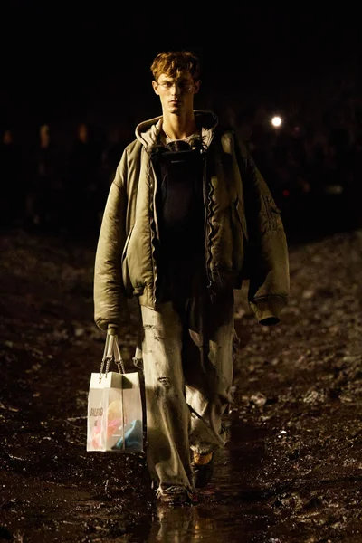 Look 13